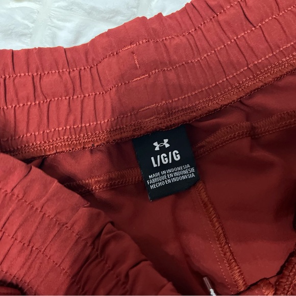 Under armour red maroon shorts size large - Picture 3 of 4